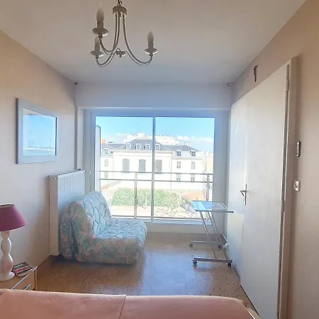 Apartment Type 2 Avec Balcon Et Parking - - Fr-1-331-216 Les Sables-dʼOlonne