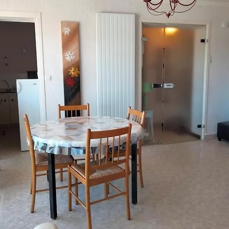 Apartment Type 2 Avec Balcon Et Parking - - Fr-1-331-216 *