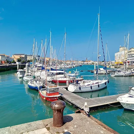 Apartment Type 2 Avec Balcon Et Parking - - Fr-1-331-216 *