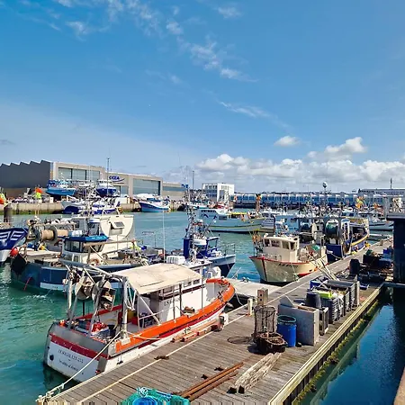 Apartment Type 2 Avec Balcon Et Parking - - Fr-1-331-216 Les Sables-dʼOlonne